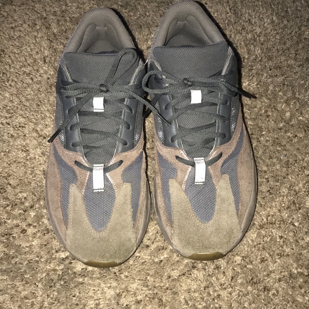 yeezy 700
